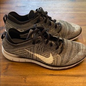 Size 10 women’s knit Nike free 5.0